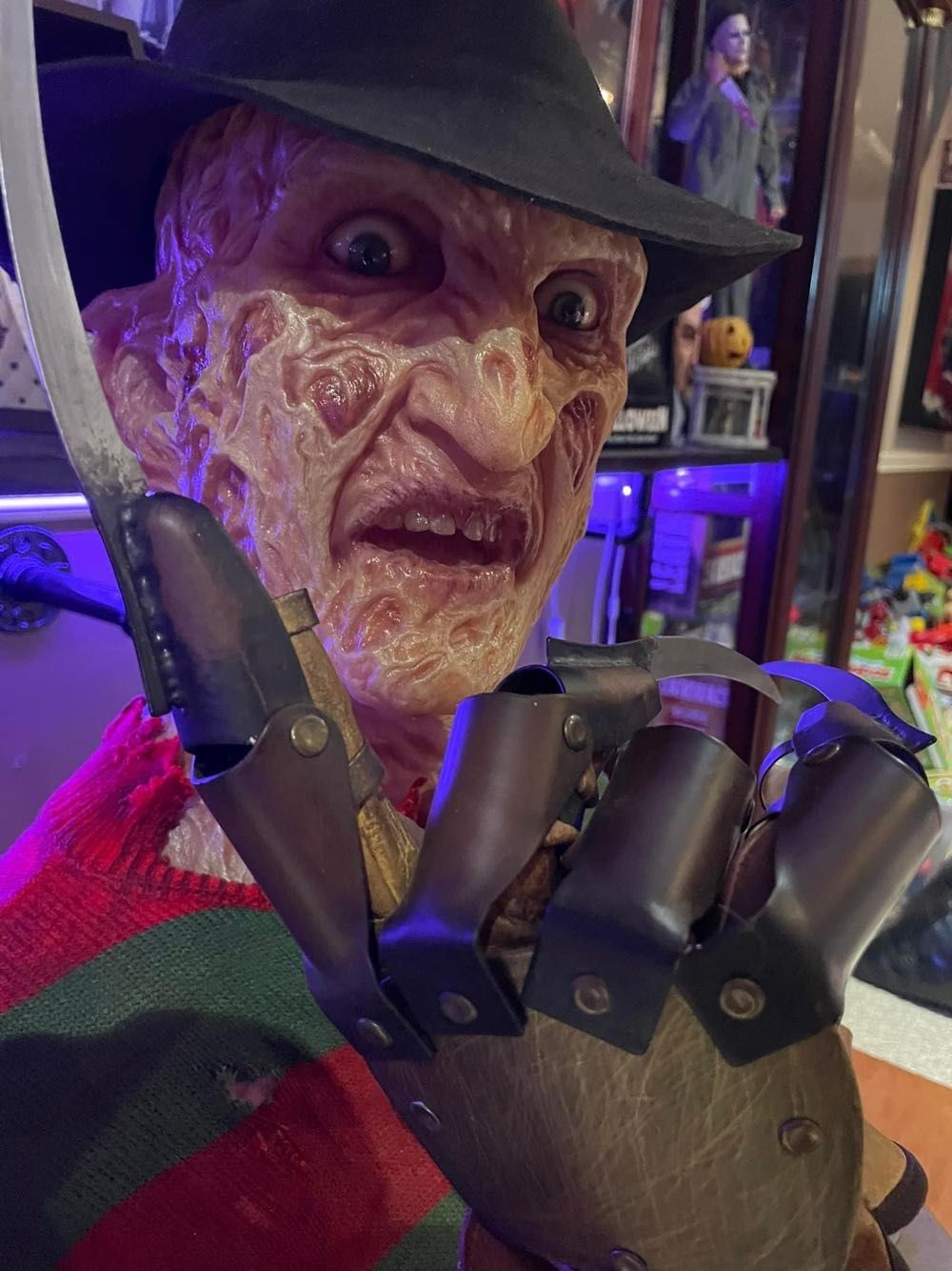 Bust: 1:1 ECC: A Nightmare On Elm Street 3 Dream Warriors Freddy - Elite Creature Collectables (A Nightmare On Elm Street 3: Dream Warriors) action figure collectible - Main Image 3