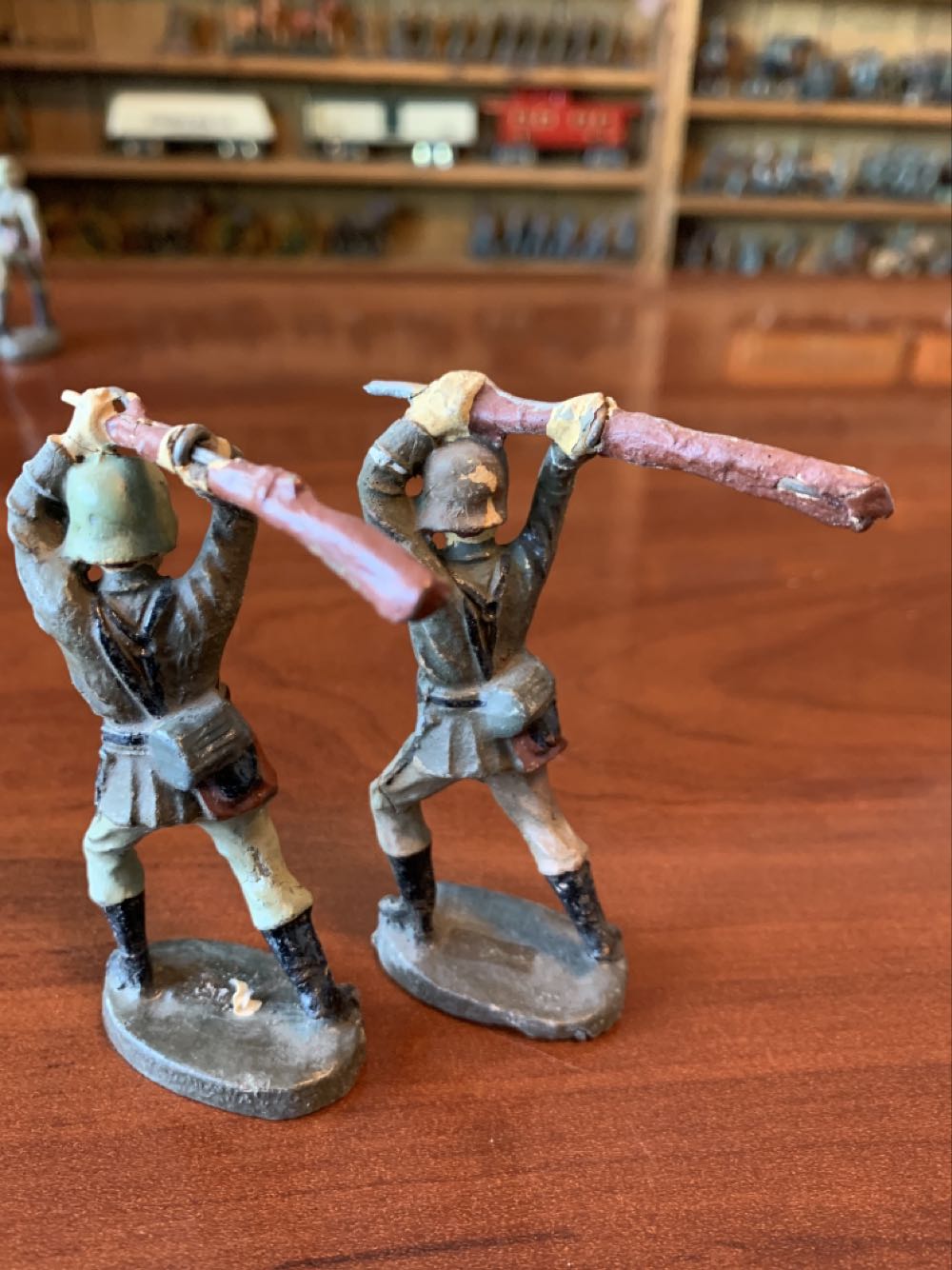 Elastolin German Clubbing With Rifle - Elastolin (German) action figure collectible - Main Image 2