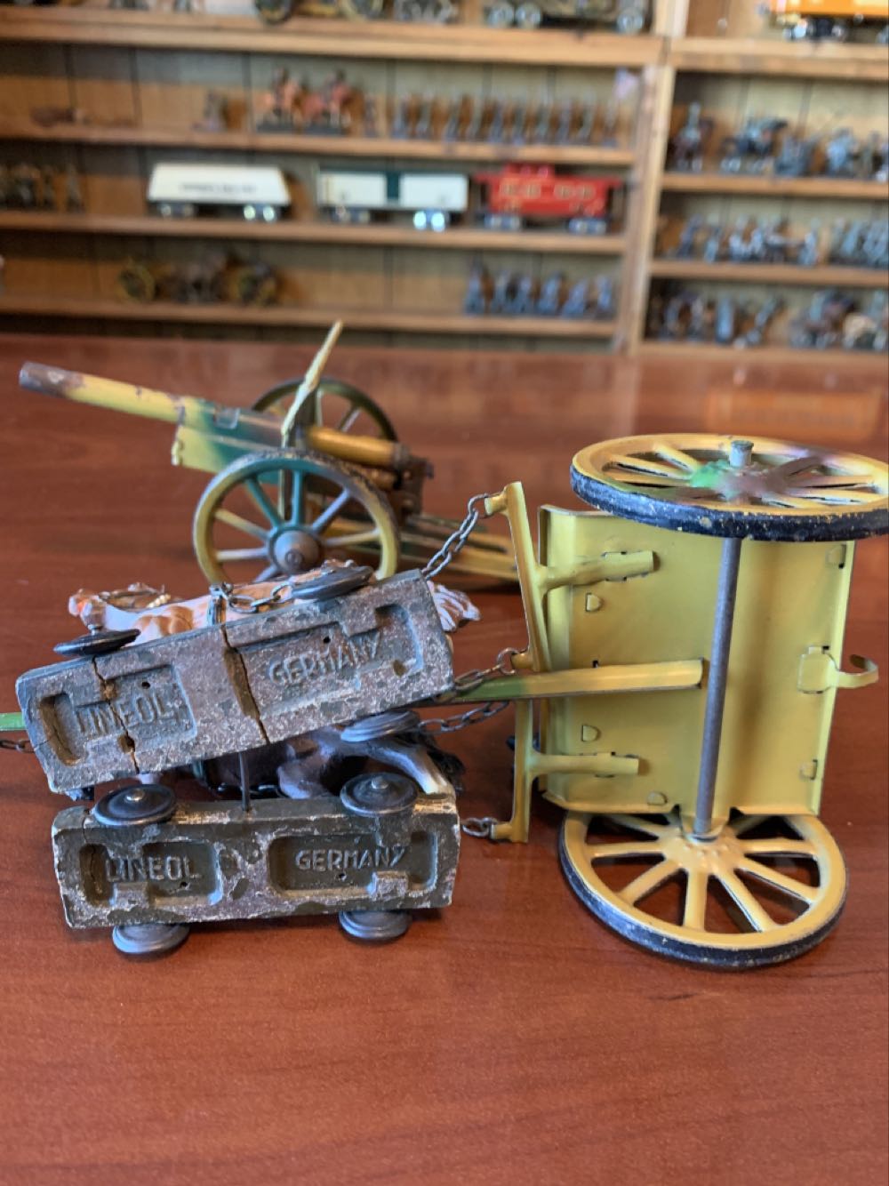 Lineol Wagon and Artillery - Lineol (German) action figure collectible - Main Image 3