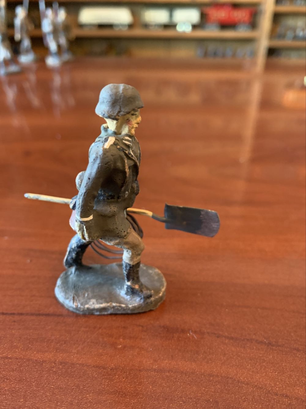 Elastolin German Shovel & Wire - Elastolin (German) action figure collectible - Main Image 2