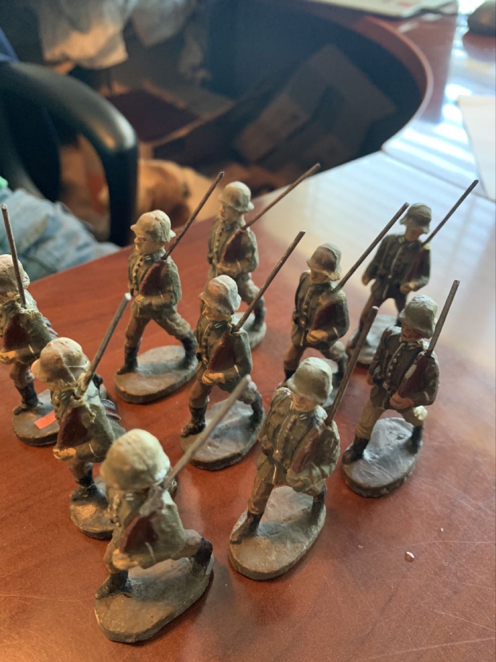 Elastolin Marching Rifle Shouldered - Elastolin (German) action figure collectible - Main Image 3