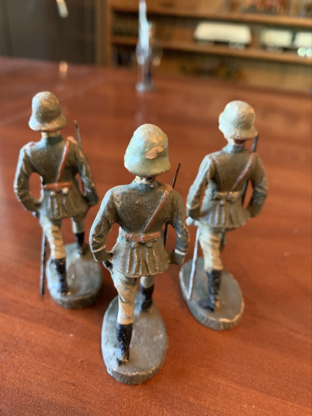 Elastolin Officer Sword Shouldered - Elastolin (German) action figure collectible - Main Image 3