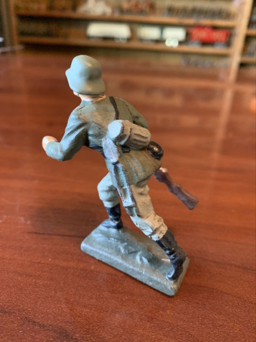 Lineol German Advancing & Rifle - Lineol (German) action figure collectible - Main Image 2