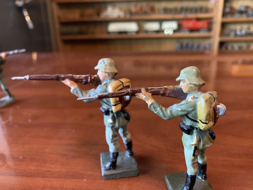 Lineol German Standing Firing Rifle - Lineol (German) action figure collectible - Main Image 2