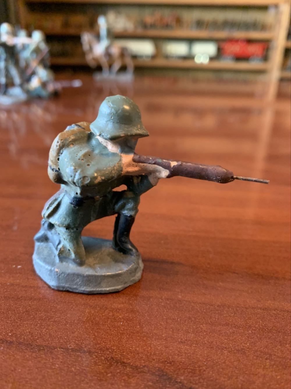 Unmarked German Firing Gas Mask - Unmarked (German) action figure collectible - Main Image 2