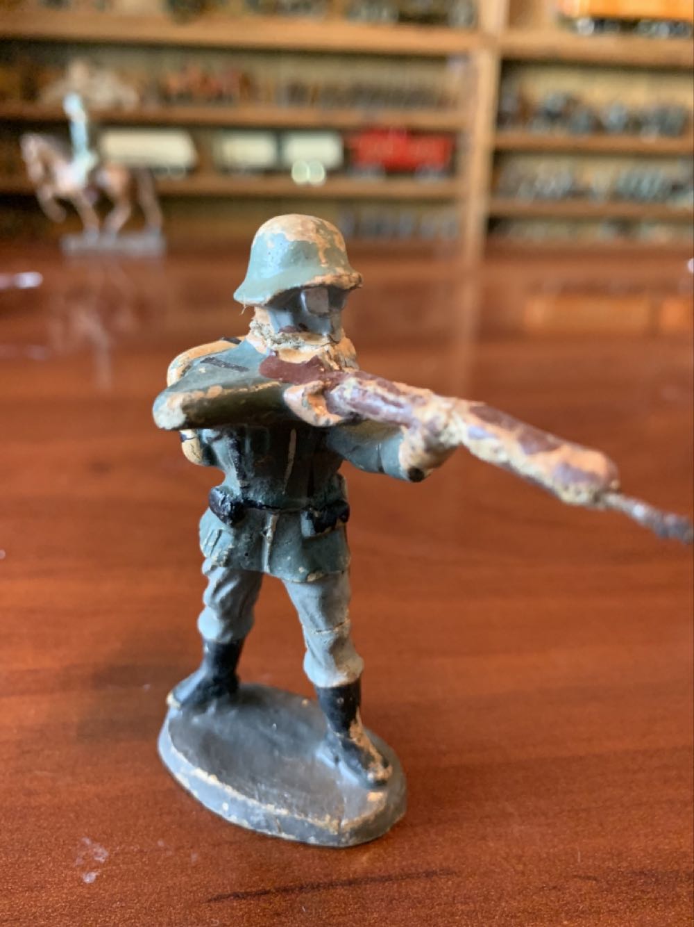 Unmarked Standing Firing Gas Mask - Unmarked (German) action figure collectible - Main Image 2