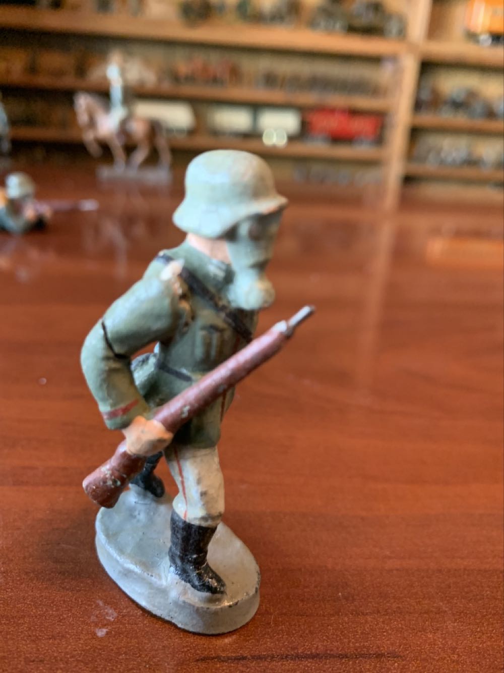 Unmarked German Walking Gas Mask - Unmarked (German) action figure collectible - Main Image 2