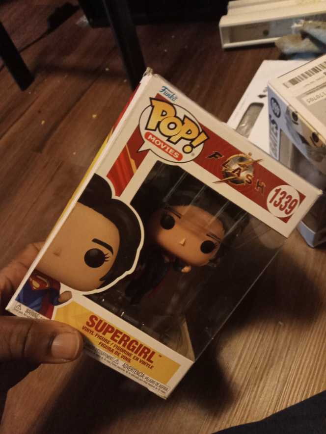 Funko Pop! Movies: Dc The Flash Supergirl  (Funko Pop) action figure collectible [Barcode 889698655996] - Main Image 3