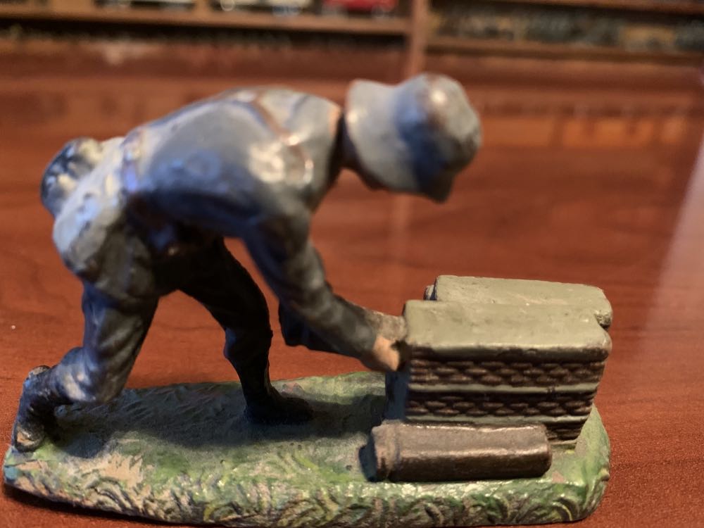 Lineol German Pulljng From Ammo Box - Lineol (German) action figure collectible - Main Image 2
