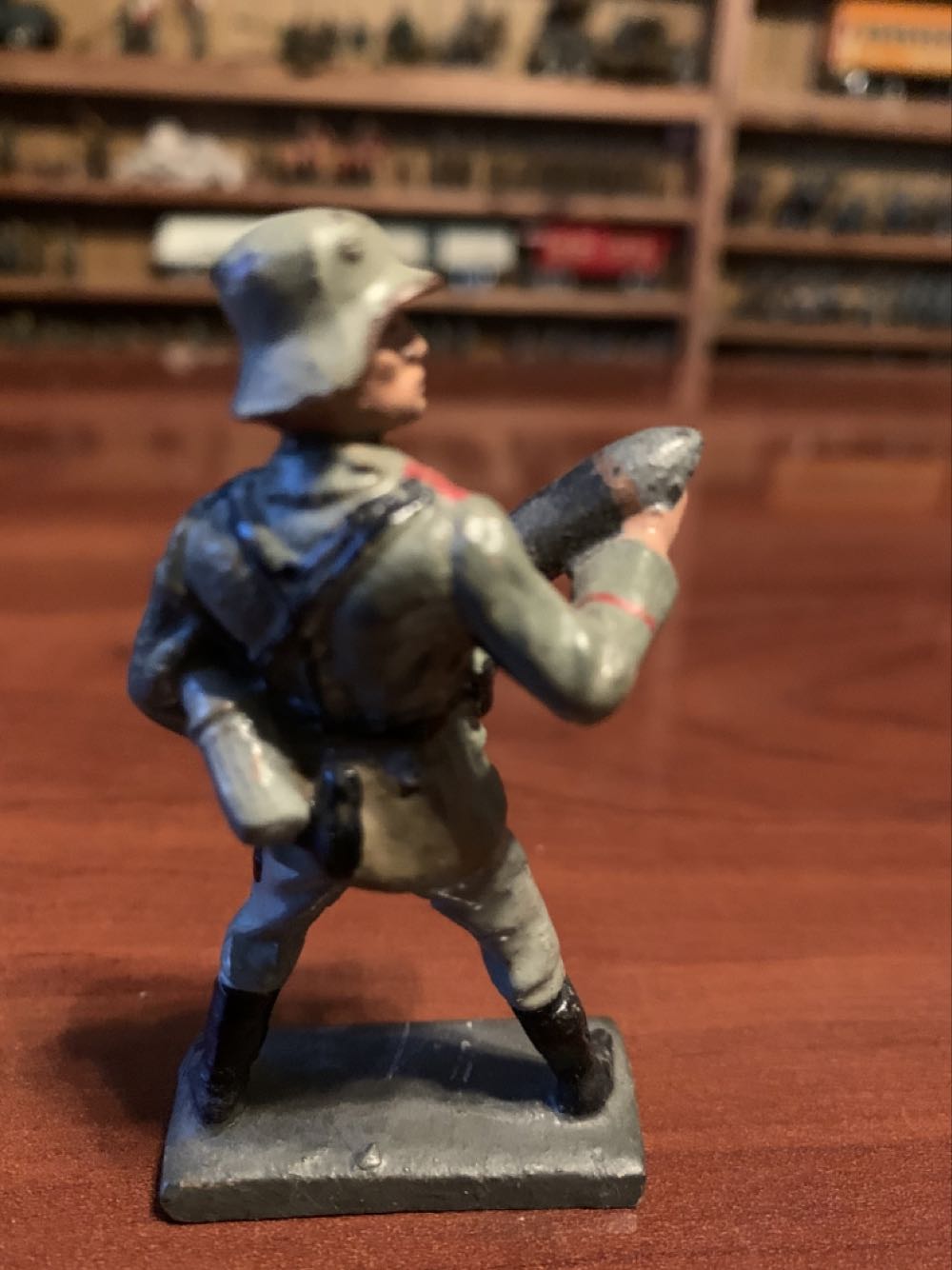 Lineol German Lifting Shell - Lineol (German) action figure collectible - Main Image 2