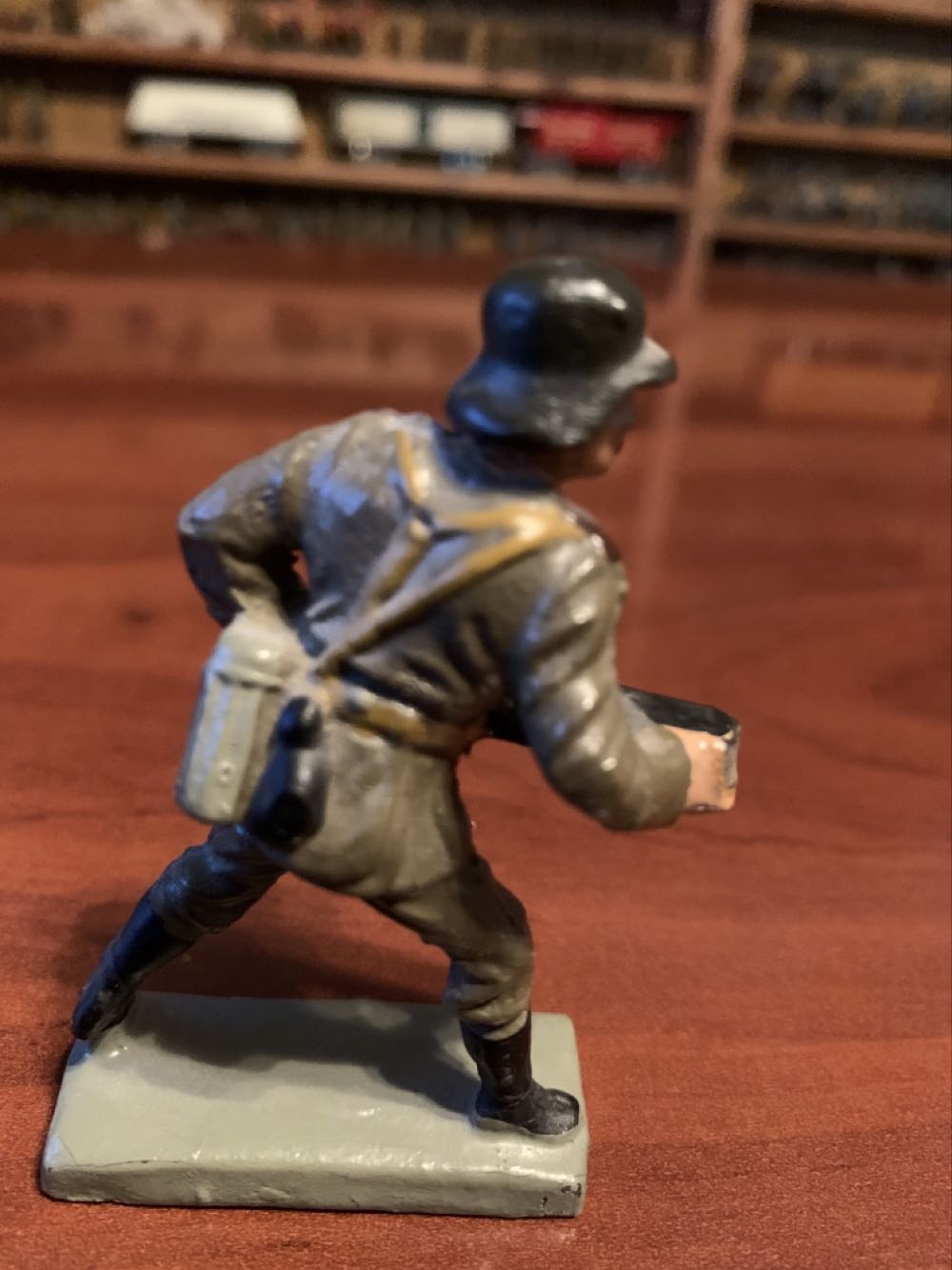 Unmarked German Loading Shell - Unmarked (German) action figure collectible - Main Image 2