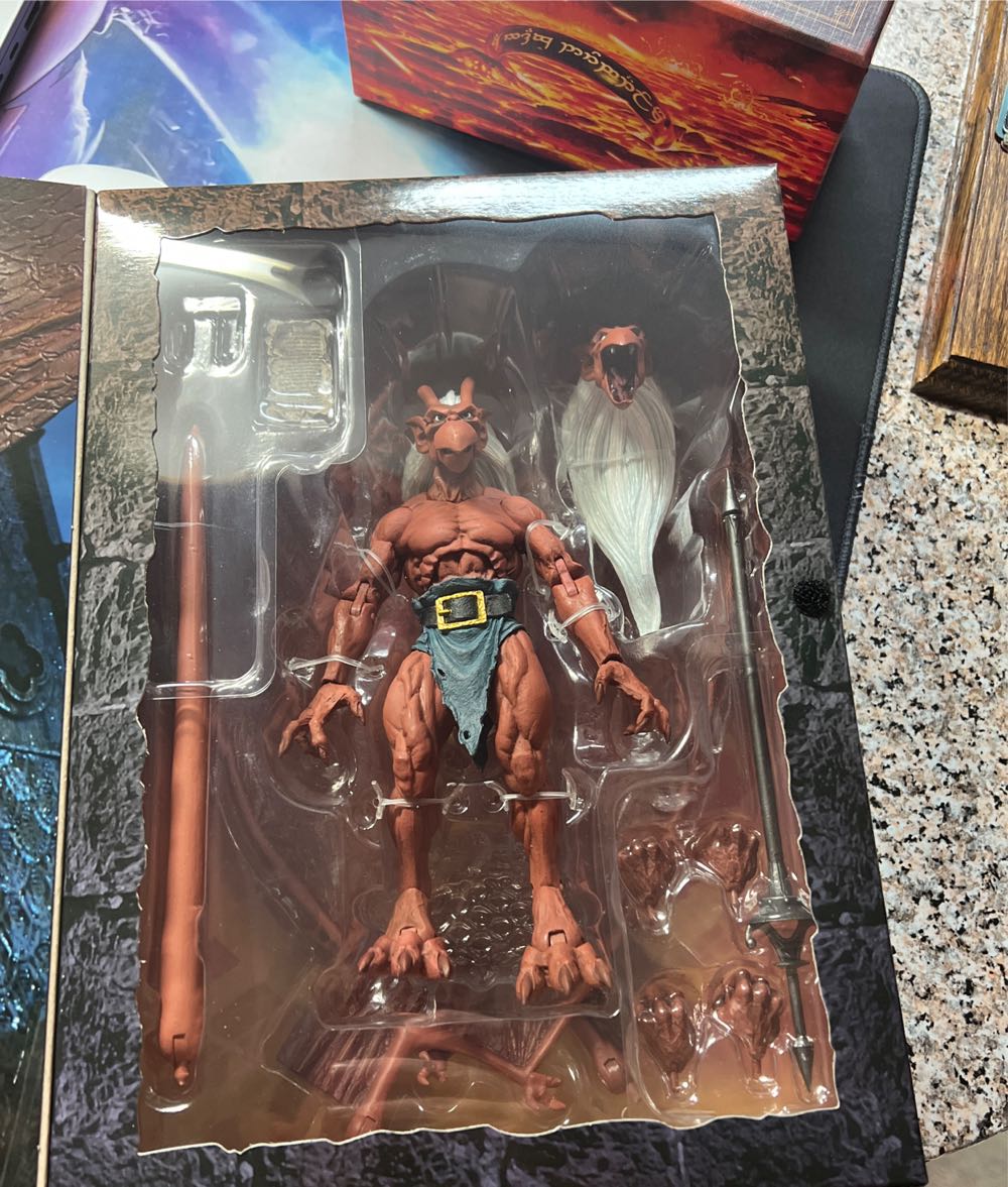 GARGOYLES Brooklyn With Striking Horns And Snapping Jaw, Complete In Package - Kenner (Gargoyles) action figure collectible [Barcode 076281655253] - Main Image 4