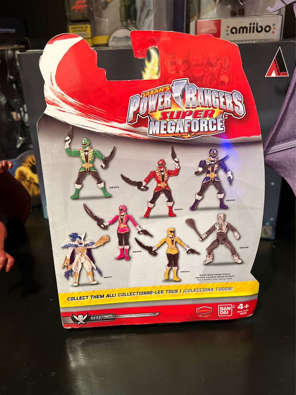 Super Mega Force Yellow Ranger Action Hero - Ban Dai (Power Rangers Super Mega force) action figure collectible [Barcode 045557382049] - Main Image 2