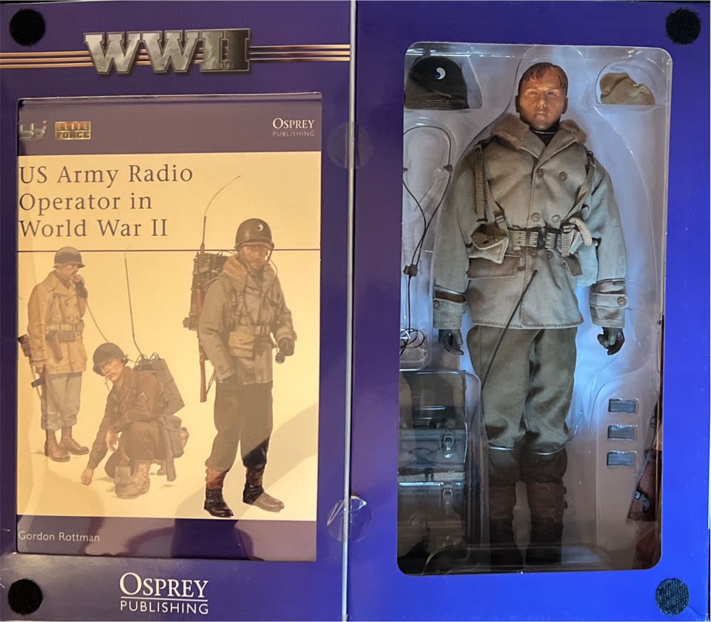 Elite Force WWII US Army Radio Operator - Blue Box Toys (Elite Force) action figure collectible [Barcode 021105212631] - Main Image 3