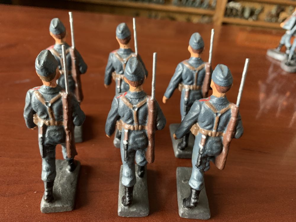 Lineol German Marching - Lineol (German) action figure collectible - Main Image 2