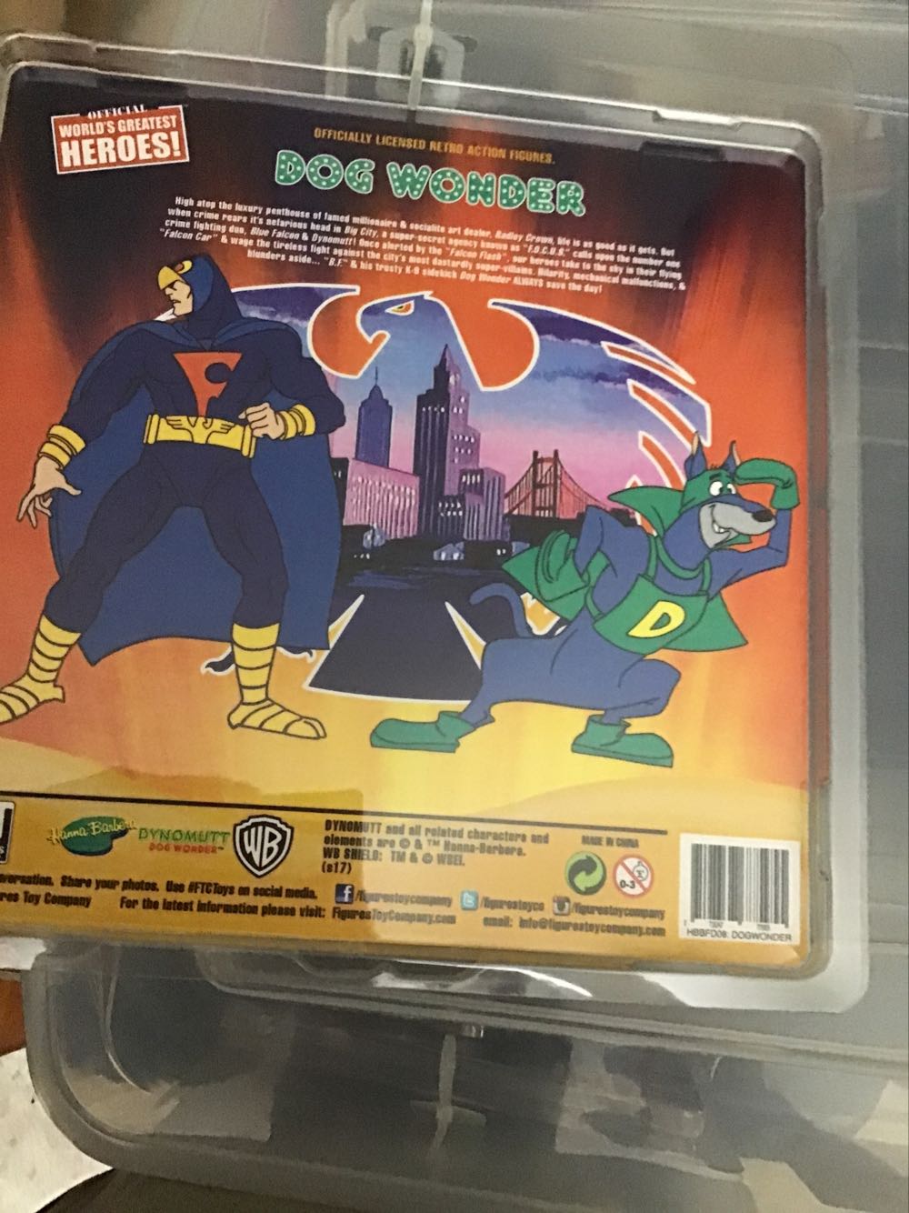 Dynomutt Retro Action Figures Series: Dynomutt Green Superhero Outfit  action figure collectible [Barcode 718347775955] - Main Image 2