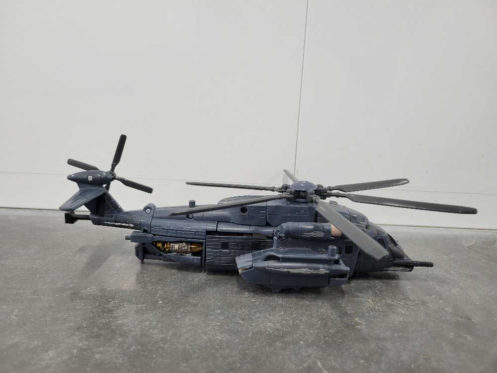 Blackout With Scorponok Premium 3rd Vehicle Mode  - Hasbro (Movie) action figure collectible - Main Image 3