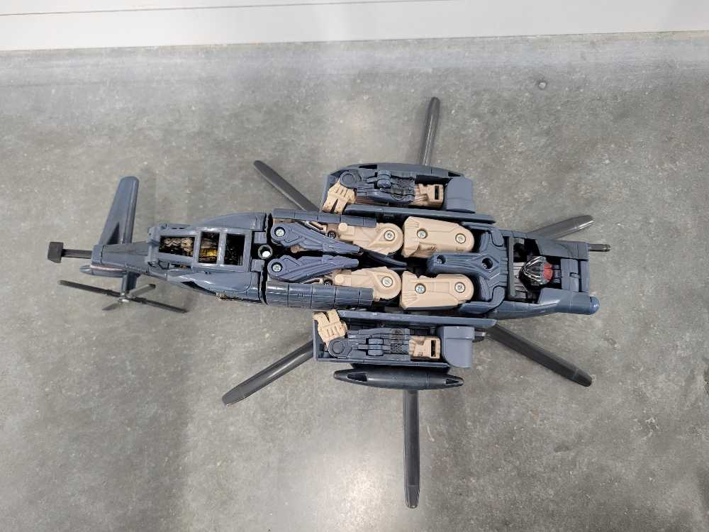 Blackout With Scorponok Premium 3rd Vehicle Mode  - Hasbro (Movie) action figure collectible - Main Image 4