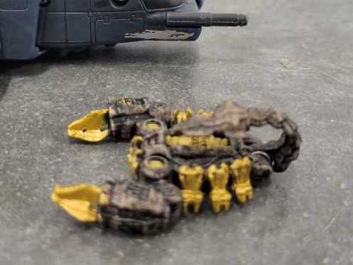Scorponok With Blackout Premium Vehicle Mode - Hasbro (Movie) action figure collectible - Main Image 3