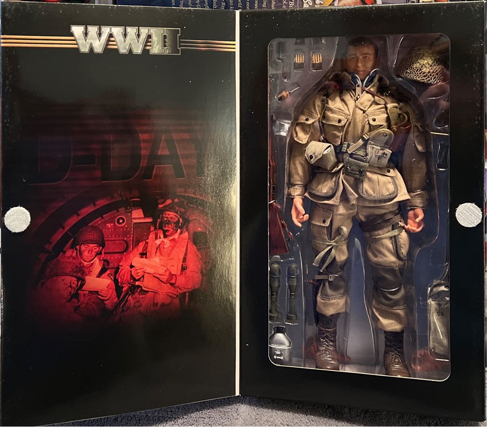 Elite Force WWII - Blue Box Toys (Elite Force) action figure collectible [Barcode 021105213188] - Main Image 4