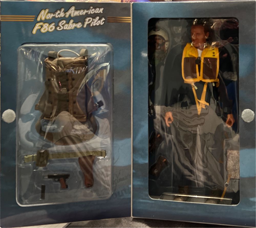 Elite Force F 86 Pilot Col Walker ’Bud’ Mahurin 1 6 Scale Collectible Figure - Blue Box Toys (Elite Force) action figure collectible [Barcode 021105212037] - Main Image 4