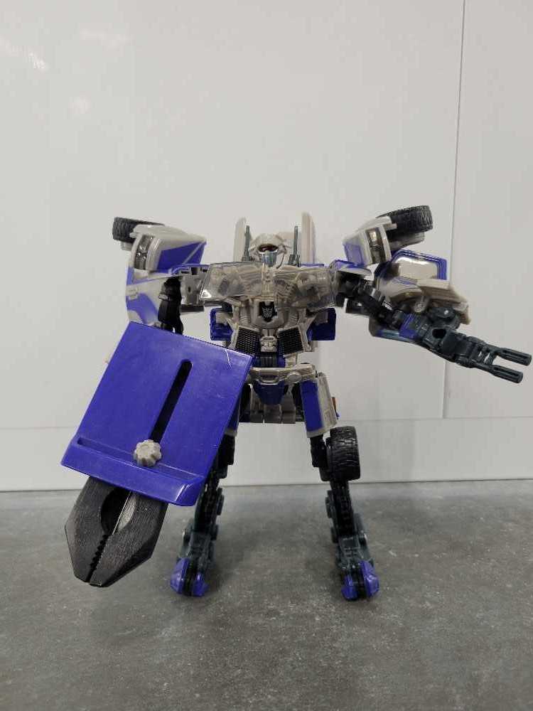 Dropkick Robot Mode - Hasbro (Movie) action figure collectible - Main Image 2