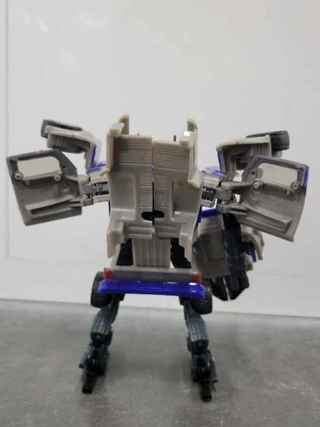 Dropkick Robot Mode - Hasbro (Movie) action figure collectible - Main Image 4