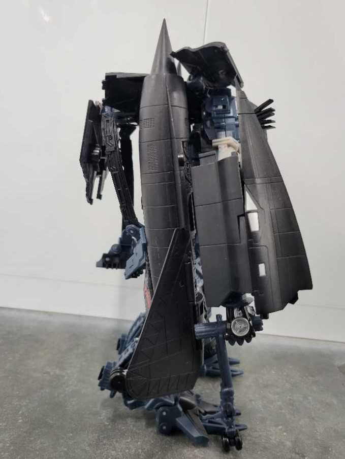 Jetfire Jet Fire 3rd Robot Mode - Hasbro (Revenge Of The Fallen) action figure collectible - Main Image 3