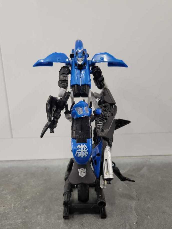 Chromia Robot Mode - Hasbro (Revenge Of The Fallen) action figure collectible - Main Image 2