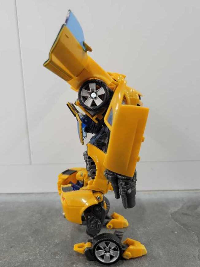 Bumblebee Missing Orange Missile - Hasbro (Revenge Of The Fallen) action figure collectible - Main Image 3