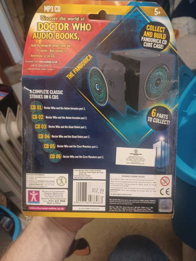 Doctor Who Silurian Warrior - Character Options (Doctor Who) (Doctor Who) action figure collectible [Barcode 5029736038083] - Main Image 2