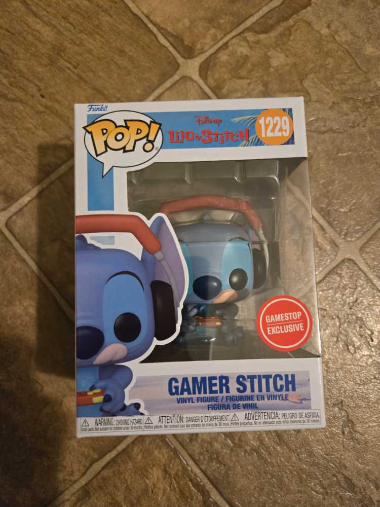 Funko Pop: Lilo And Stitch: Gamer Stitch GameStop Exclusive #1229  action figure collectible [Barcode 889698651028] - Main Image 2