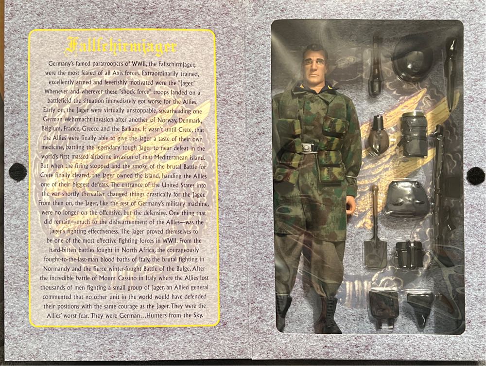 The Ultimate Soldier Fallschrimiager German Paratrooper - 21st Century Toys (The Ultimate Soldier WWII) action figure collectible [Barcode 638748220406] - Main Image 4