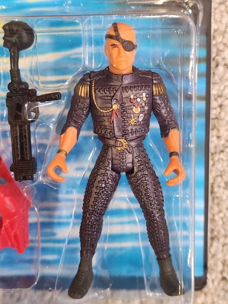 Deacon - Kenner (Waterworld) action figure collectible [Barcode 076281628066] - Main Image 3