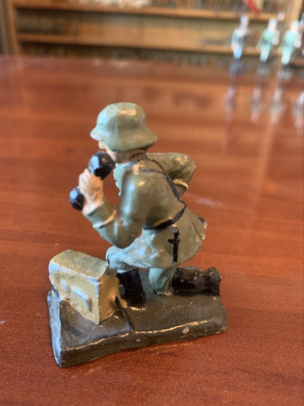 Unmarked German Kneeling Phone - Unmarked (German) action figure collectible - Main Image 2