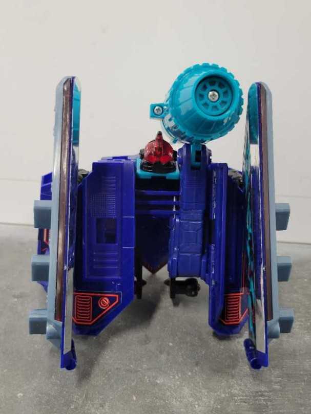 Dreadwing And Smokescreen Vehicle Mode  - Hasbro (Generation 2) action figure collectible - Main Image 3