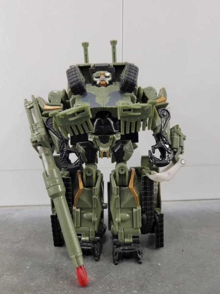 Brawl Deluxe Robot Mode - Hasbro (Movie) action figure collectible - Main Image 2
