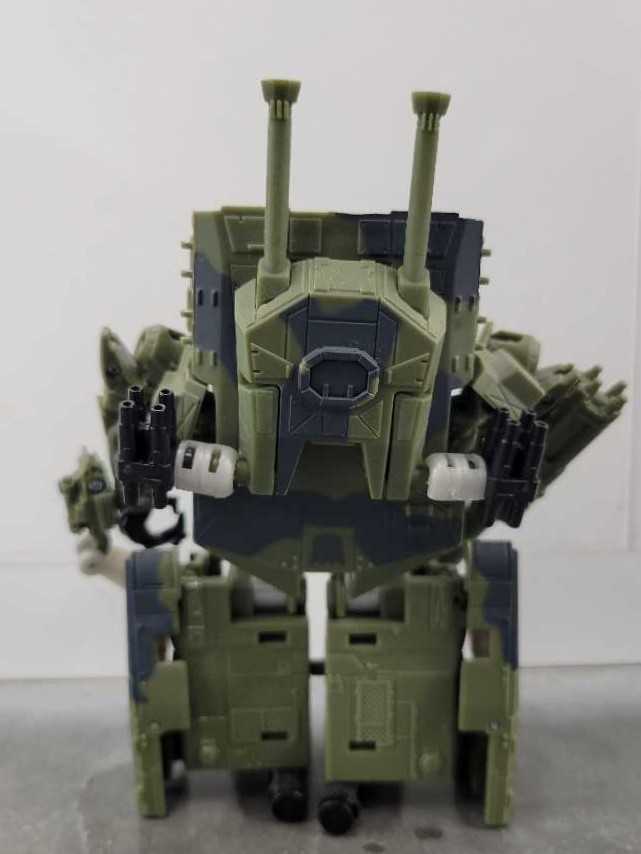 Brawl Deluxe Robot Mode - Hasbro (Movie) action figure collectible - Main Image 4