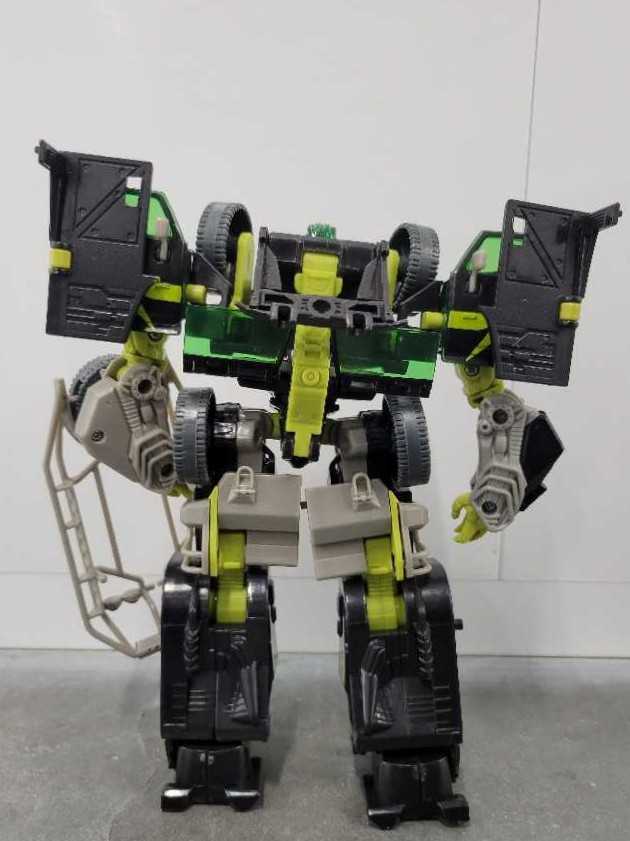 Ratchet - Voyager Class - Hasbro (Transformers) action figure collectible - Main Image 4