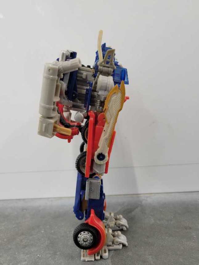 Optimus Prime Battle Blades Missing Blades Project  - Hasbro (Hunt For The Decepticons) action figure collectible - Main Image 3