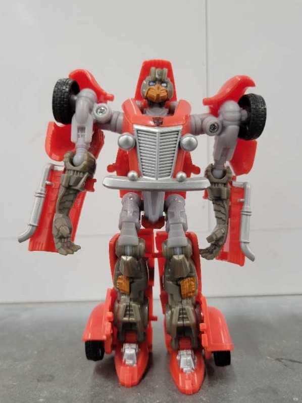 Huncap Robot Mode - Hasbro (Hunt For The Decepticons) action figure collectible - Main Image 2