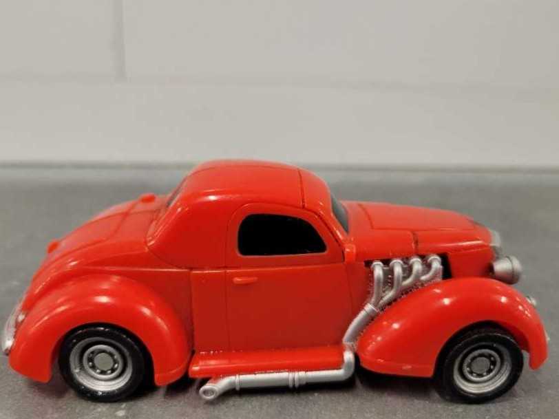 Hubcap Vehicle Mode - Hasbro (Hunt For The Decepticons) action figure collectible - Main Image 3