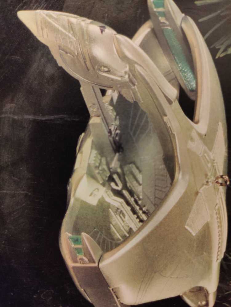 Romulan Warbird - Hallmark (Star Trek The Next Generation) action figure collectible [Barcode 015012176322] - Main Image 4