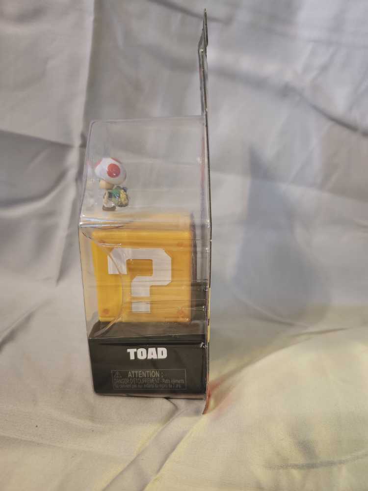 Toad Miniature Figure  action figure collectible [Barcode 192995417632] - Main Image 3