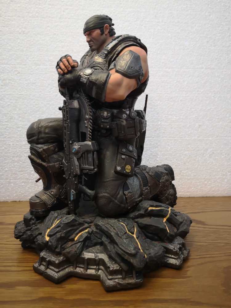 Marcus Fenix  action figure collectible - Main Image 3