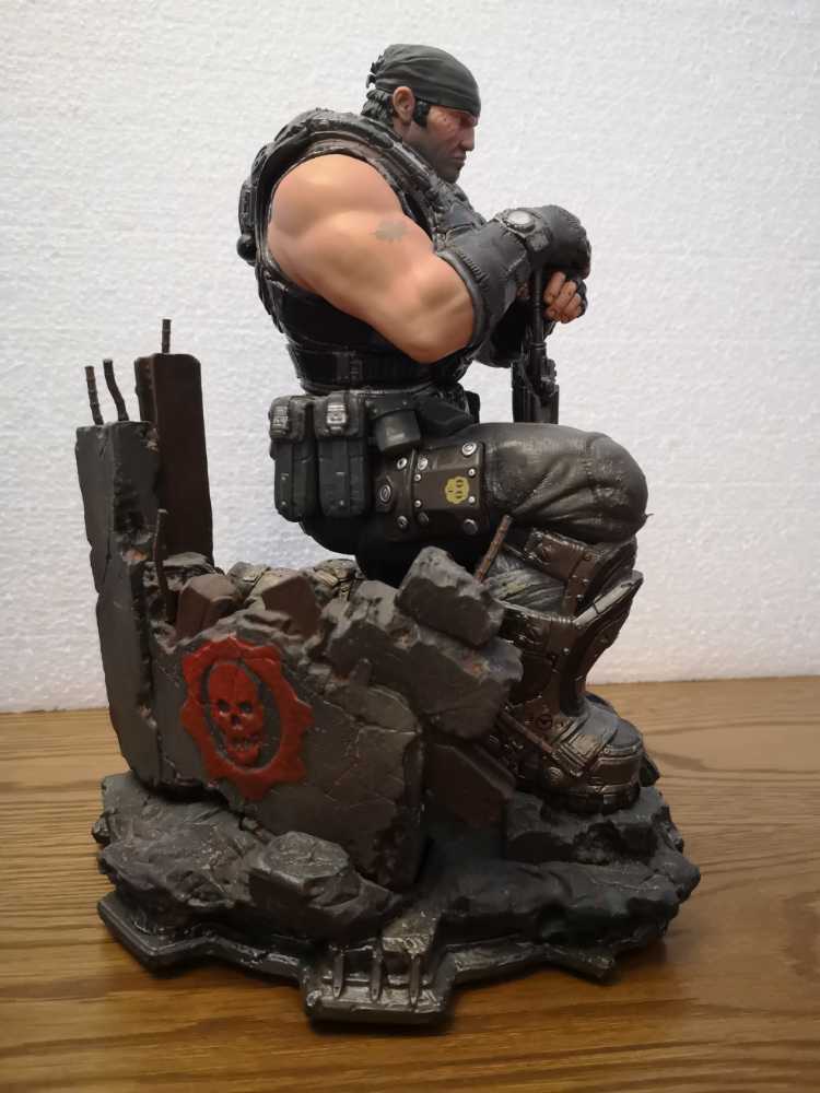 Marcus Fenix  action figure collectible - Main Image 4