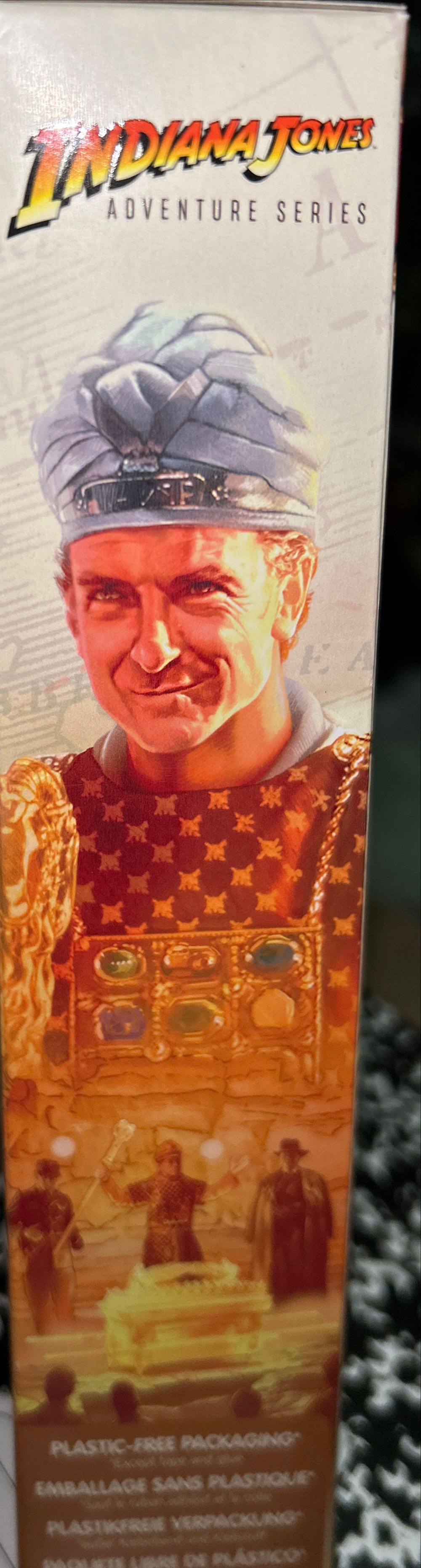 Hasbro - René Belloq (Ceremonial) - Indiana Jones Adventure Series (Raiders Of The Lost Ark) - Hasbro (Indiana Jones and the Raiders of the Lost Ark) action figure collectible [Barcode 5010994164669] - Main Image 4