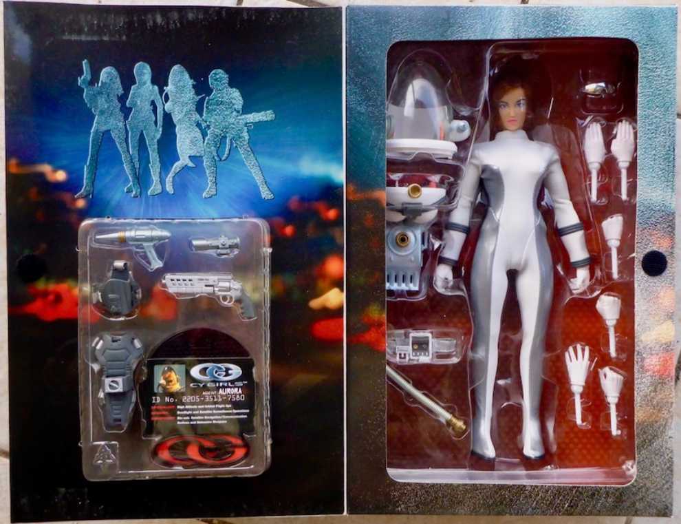 CG Cy Girls Aurora In Space Suit 12” Tall 1/6 Scale - Takara action figure collectible [Barcode 021105210545] - Main Image 4