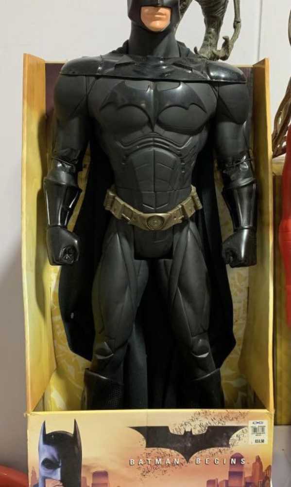 Batman begins ultimate size 1 meter tall mattel


  action figure collectible [Barcode 671803305922] - Main Image 2