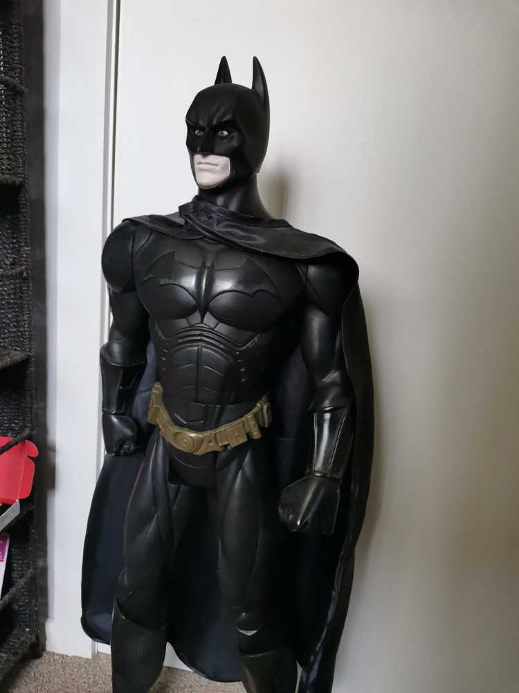 Batman begins ultimate size 1 meter tall mattel


  action figure collectible [Barcode 671803305922] - Main Image 4